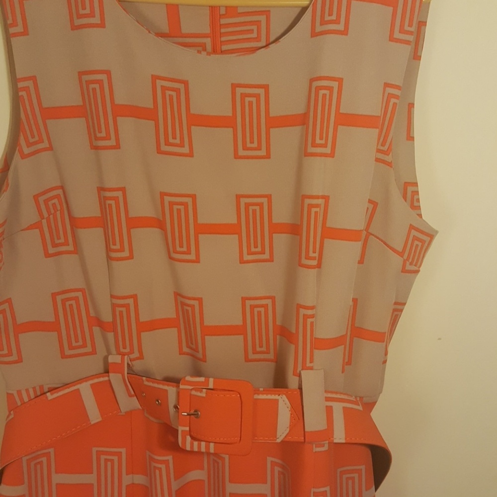 Dress - Picture 3 of 7